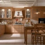 Khi thiết kế tủ bếp ta nên cân đối giữa diện tích khu bếp và chiều dài của tủ